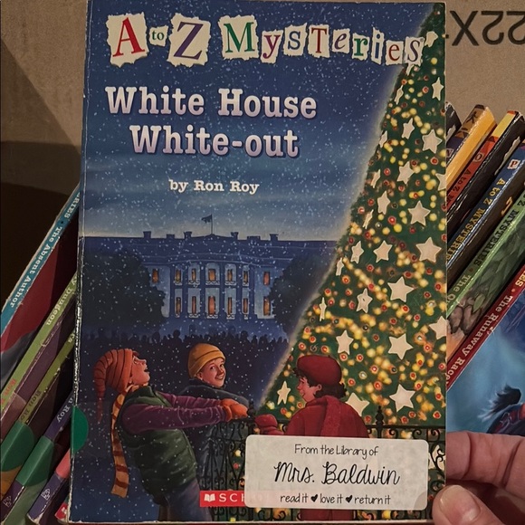 A-Z Mysteries Book Set by Ron Roy - Picture 3 of 4